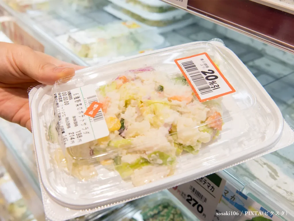スーパーのポテトサラダのイメージ写真