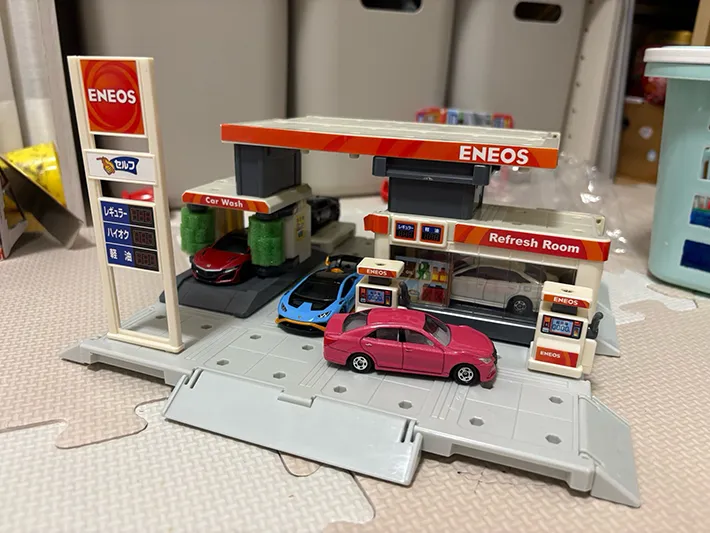 『トミカタウンビルドシティ ガソリンスタンド ENEOS』の写真