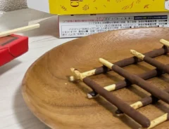 大学生が作ったお菓子の家の写真