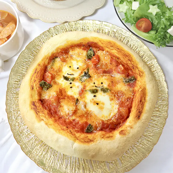 雪だるまのピザの写真