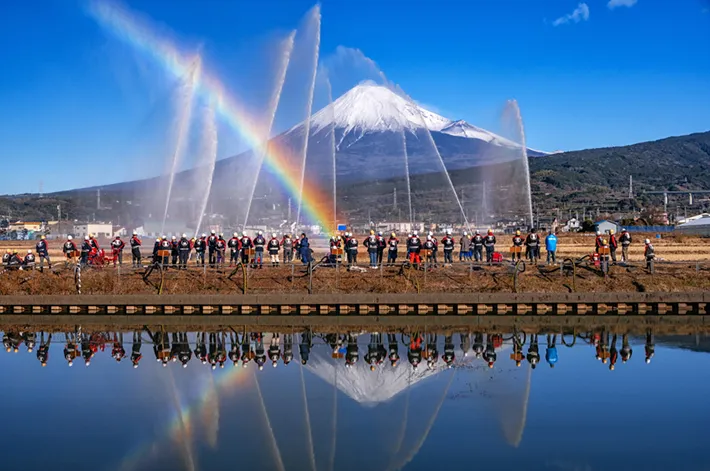 一斉放水の様子