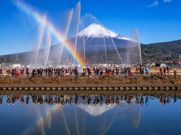 一斉放水の様子