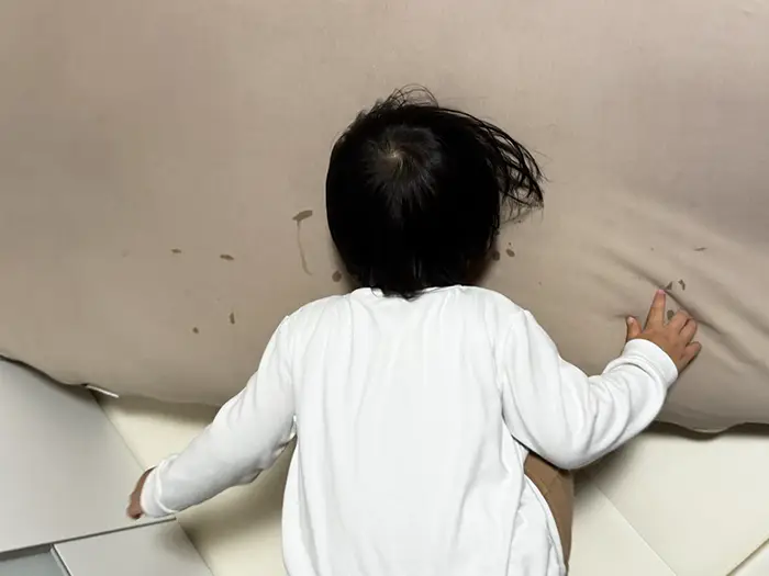 泣く2歳児の写真