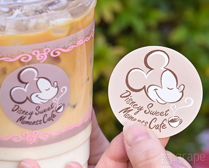 東京ディズニーリゾートでもらえるシール（撮影：grape編集部）