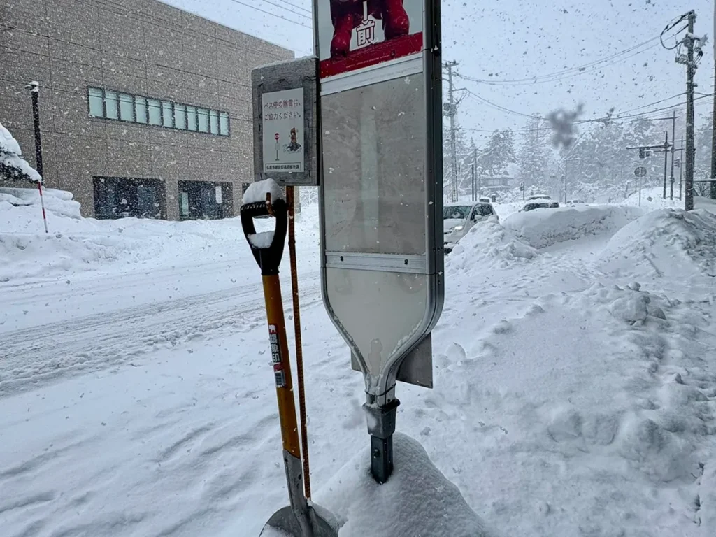 青森のバス停の写真
