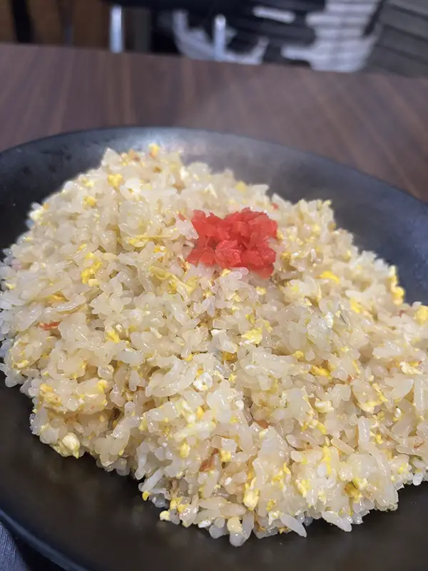 糸コンニャクで作ったチャーハンの写真