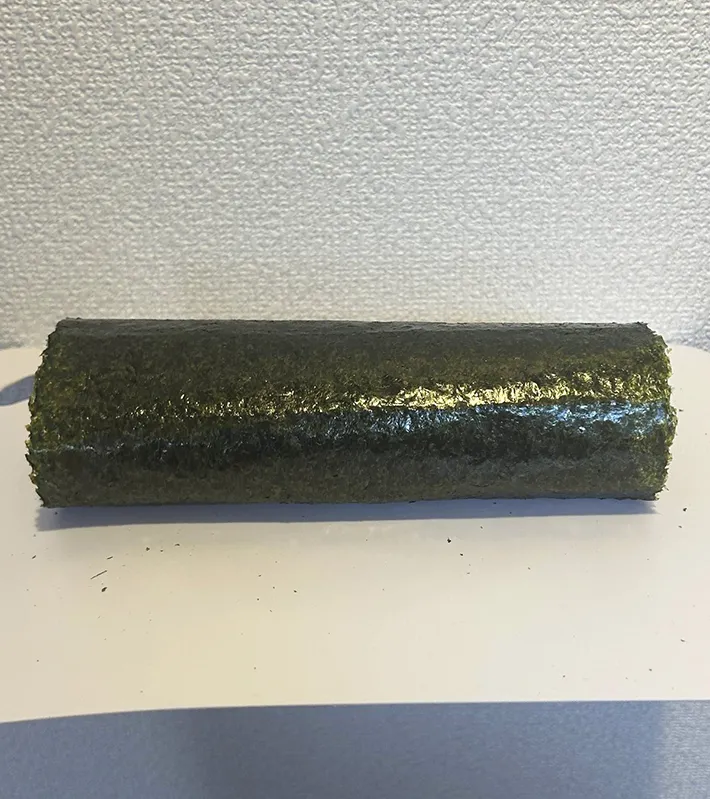 空気を巻いた恵方巻の写真