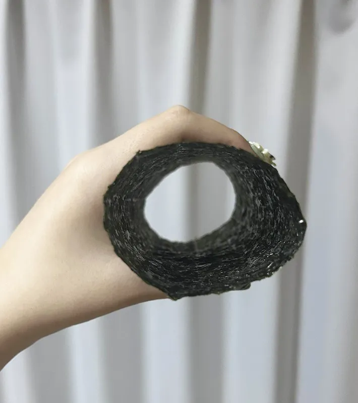 空気を巻いた恵方巻の写真