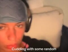 ファーストクラスでくつろぐ女性　突然膝の上に『知らない乗客』がのってきて？ 「うらやましい！」