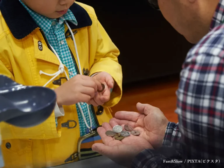 買い物する子供のイメージ