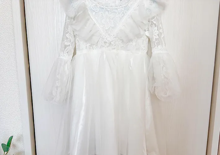 白いワンピースの写真（撮影：エニママ）
