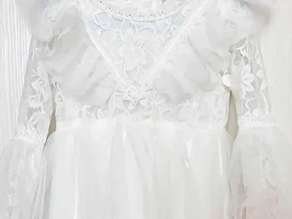 白いワンピースの写真（撮影：エニママ）