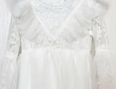 白いワンピースの写真（撮影：エニママ）