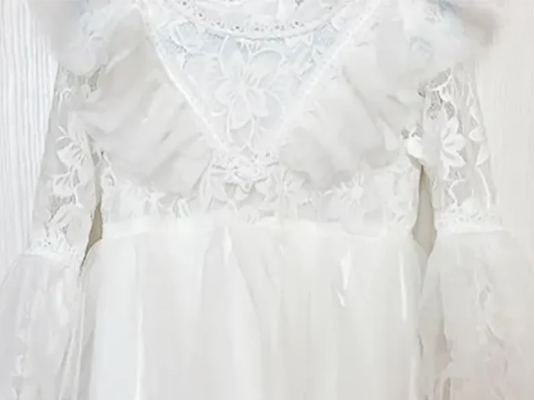 白いワンピースの写真（撮影：エニママ）