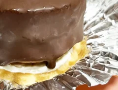 「店で『たぬきケーキ』を買ったら…」　箱を見て笑った理由に「これはニヤける」「名古屋行ってくるわ」