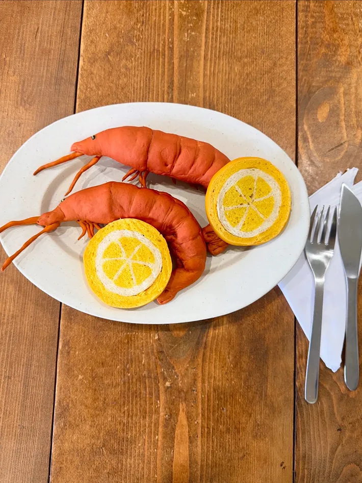 エビそっくりなパンの写真