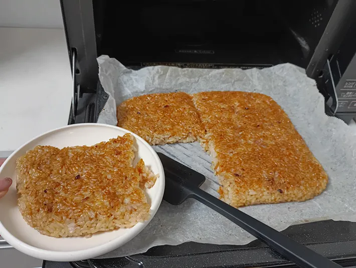 手間を省いた焼きおにぎりの写真