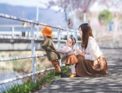 桜の下の家族写真