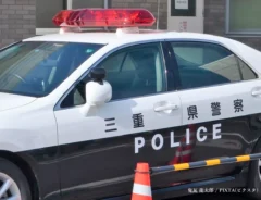 三重県警察が報告！『犬のおまわりさん』を任された犬の姿に「凛々しいけどかわいい」「任せろって言ってる」