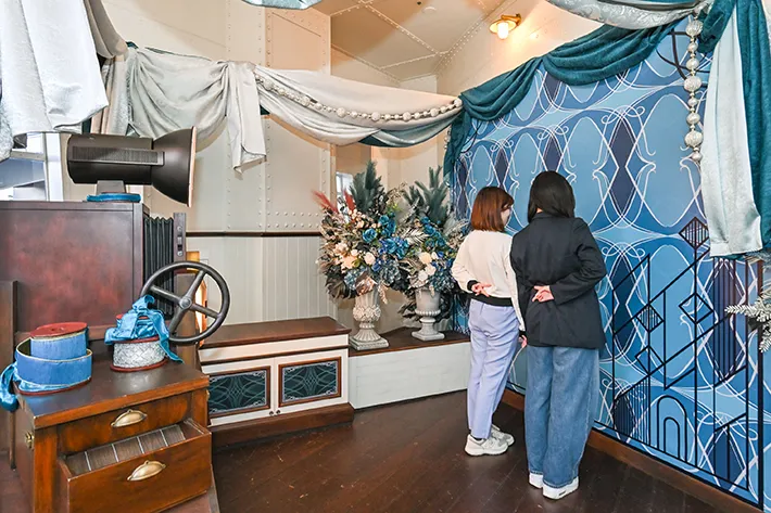 『S.S.コロンビア号 ジュビリーガラ』の撮影ブース（撮影：grapeトレンド編集部）