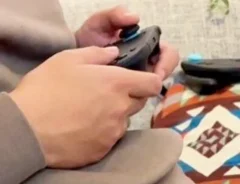 動物病院に連れて行かれた犬　帰宅後の姿に「顔に出すぎ」「うんうん分かるよ」