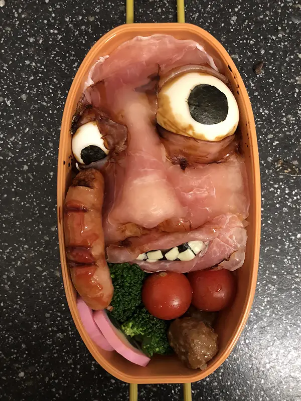 モンスターの顔のキャラクター弁当