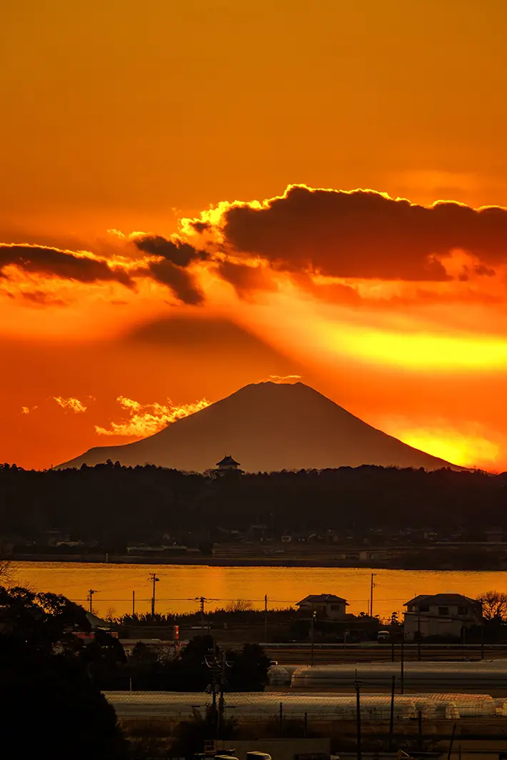 夕暮れの二重富士の写真