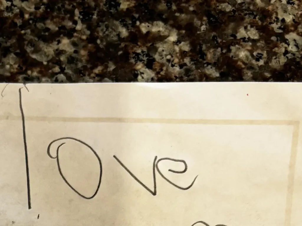 5歳の子供が英語で書いたメッセージの写真