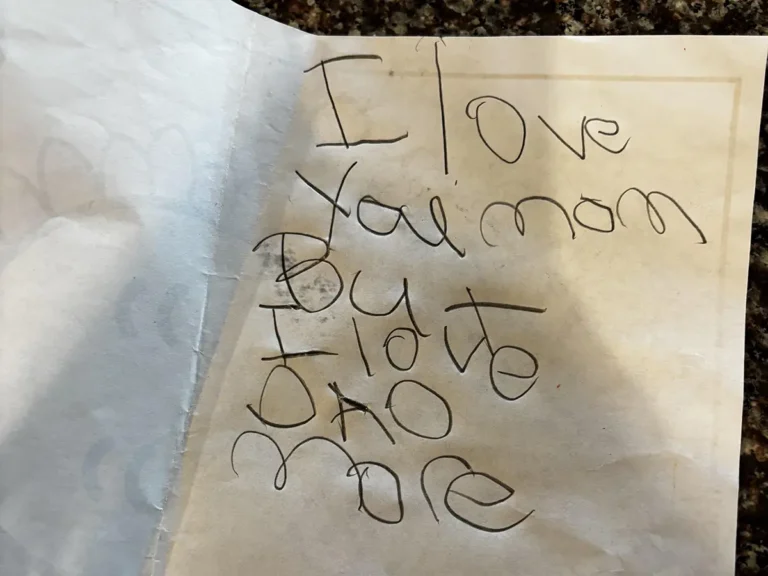 5歳の子供が英語で書いたメッセージの写真